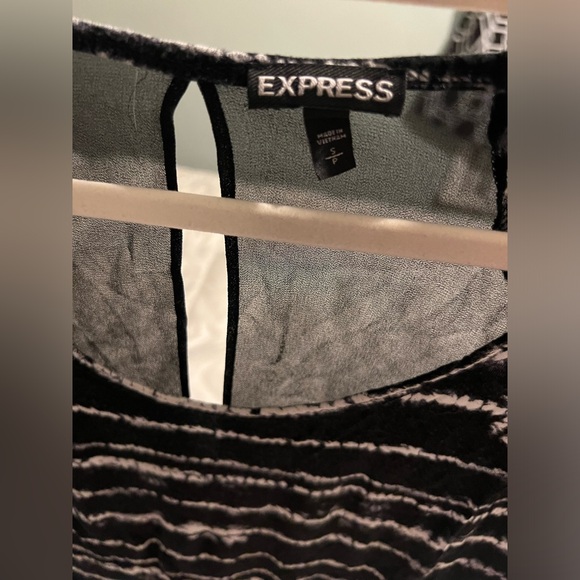 Black and White Striped Shirt with Sheer OPEN back - Picture 4 of 4